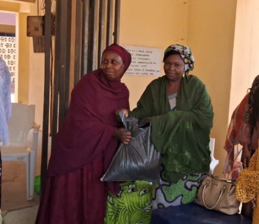 NAWOJ Distributes Grains to Muslim Sisters, calls for intense prayer for NAWOJ,Taraba
